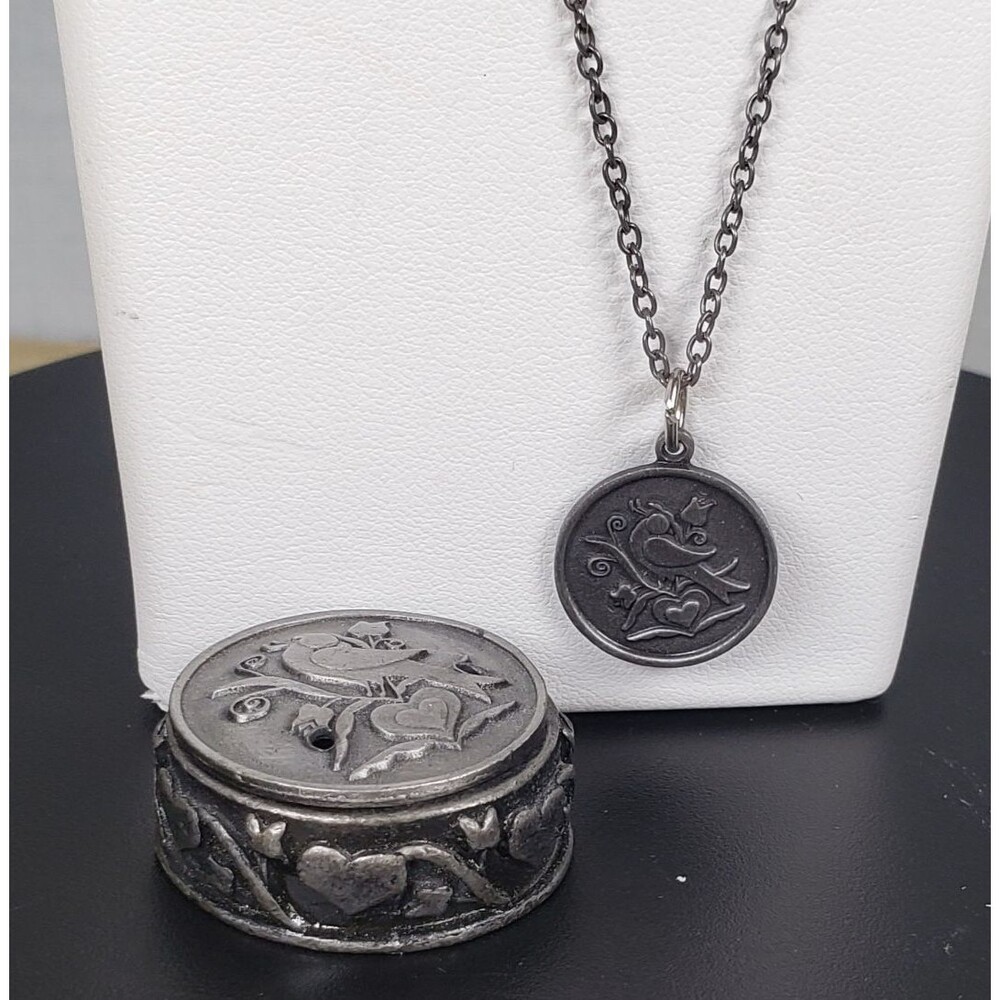 Vintage 1980's Signed Torino Pewter 3 In 1 Necklace Brooch Round Trinket Box - Picture 15 of 16